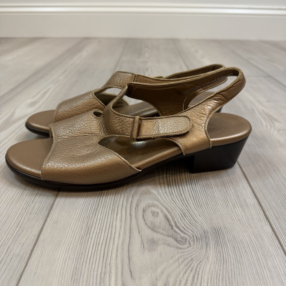 SAS Suntimer Sandals 9.5 Wide Bronze Slingback‎ Adjustable Tripad Comfort Mature